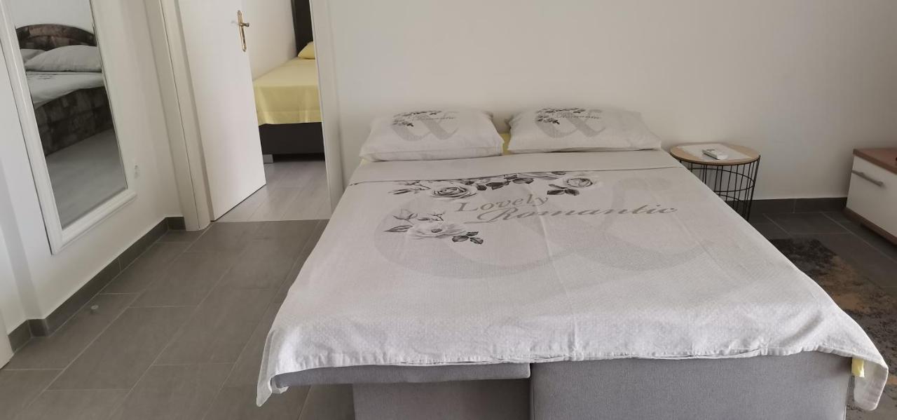 Andela Home - Krka Waterfalls Lozovac Bagian luar foto