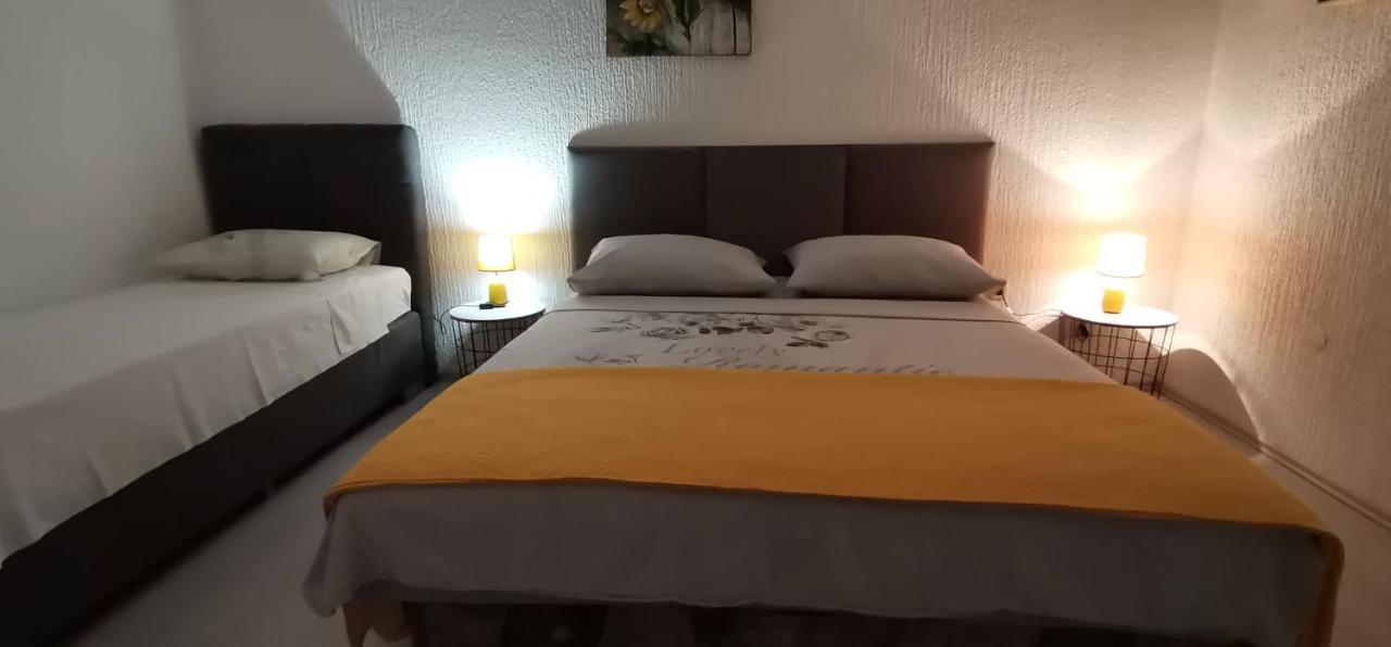 Andela Home - Krka Waterfalls Lozovac Bagian luar foto